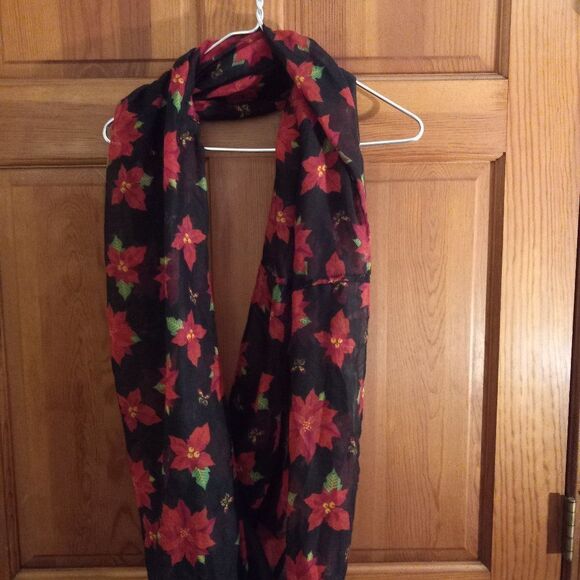 Poinsettia Full circle scarf - Picture 1 of 5